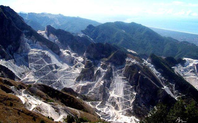 Les Alpes Apuanes